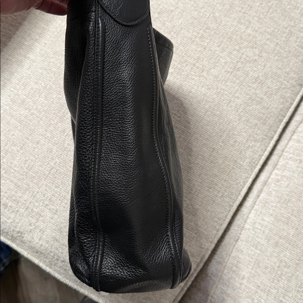 Authentic Coach Avery Hobo Bag - Picture 8 of 11